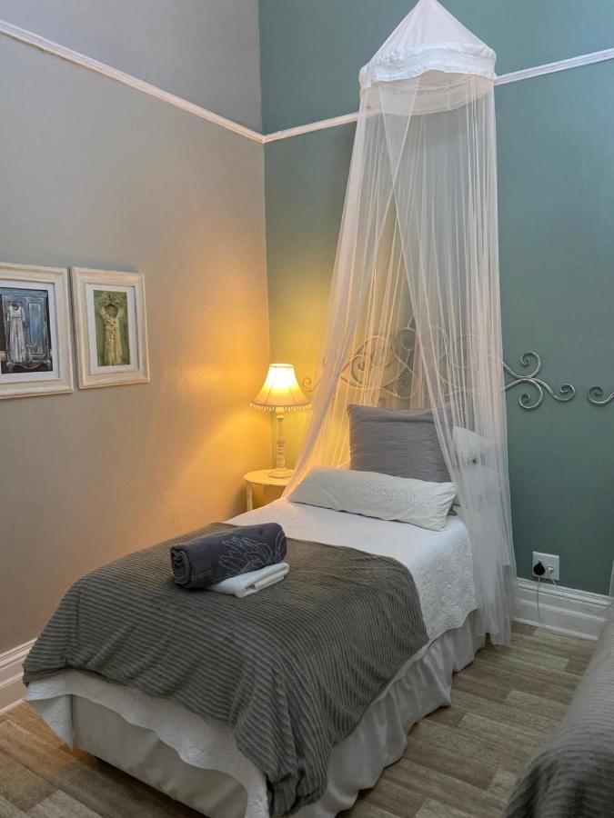 Cape Karoo Guesthouse Beaufort West Exterior photo