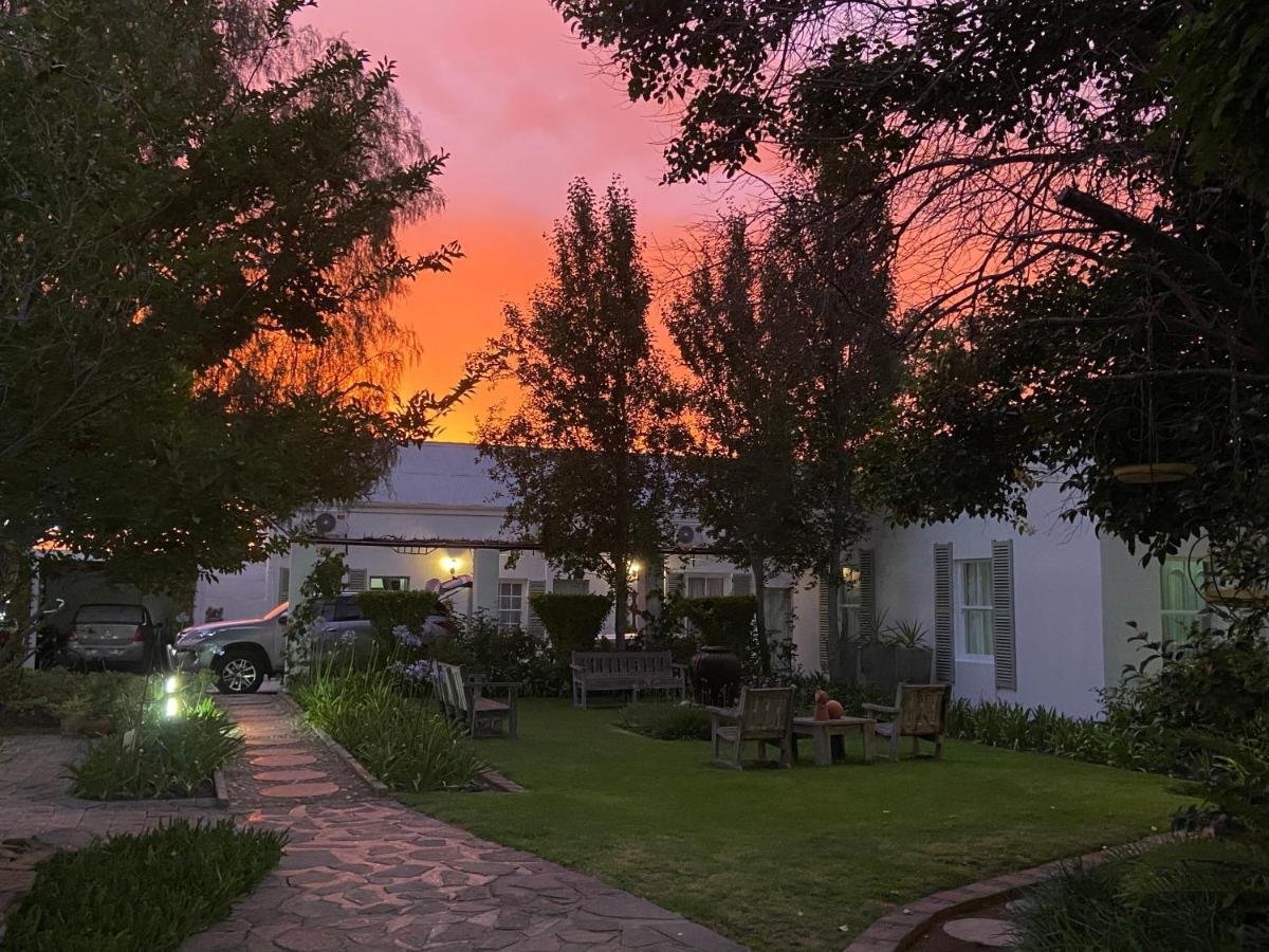 Cape Karoo Guesthouse Beaufort West Exterior photo