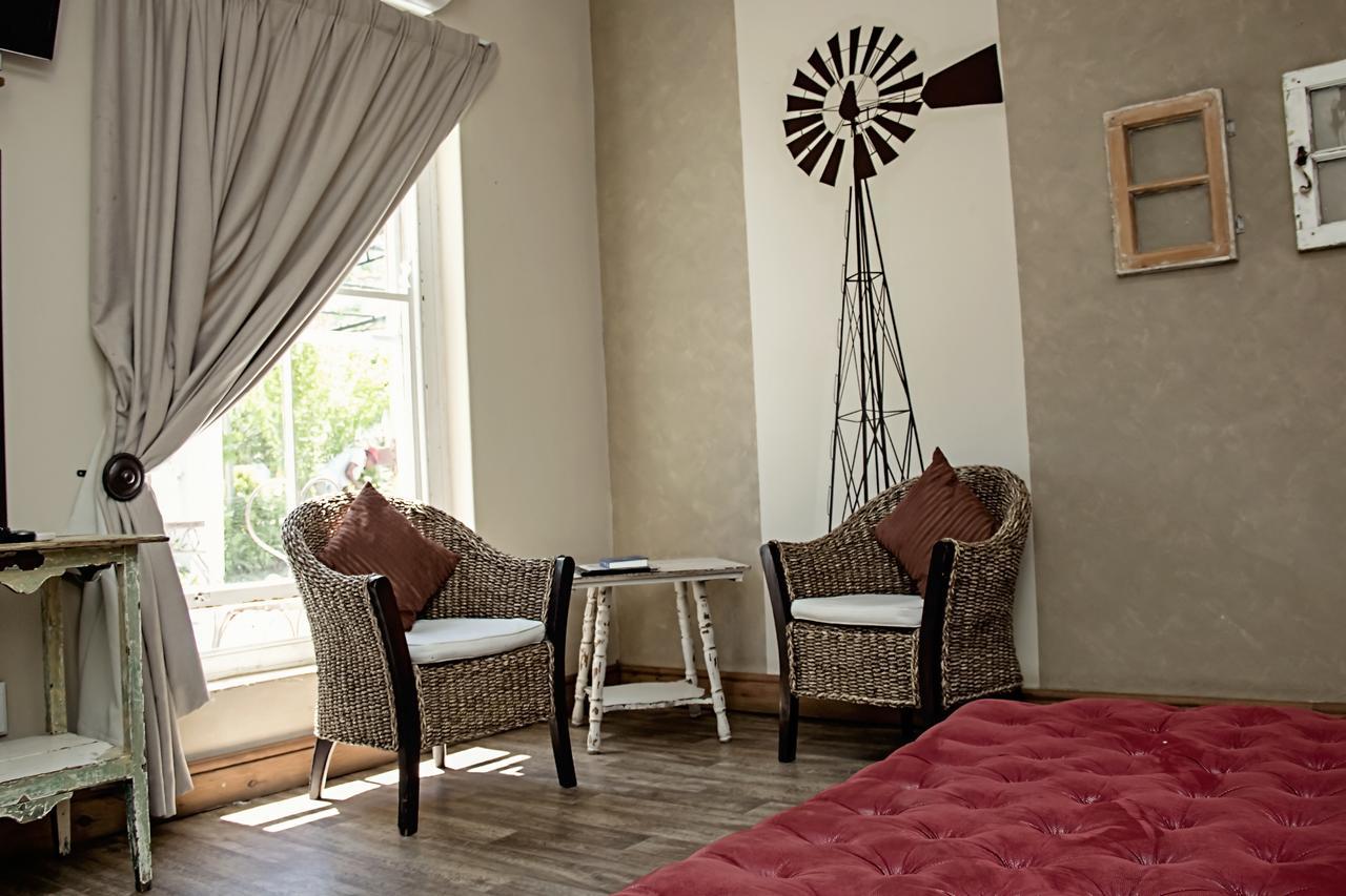 Cape Karoo Guesthouse Beaufort West Exterior photo